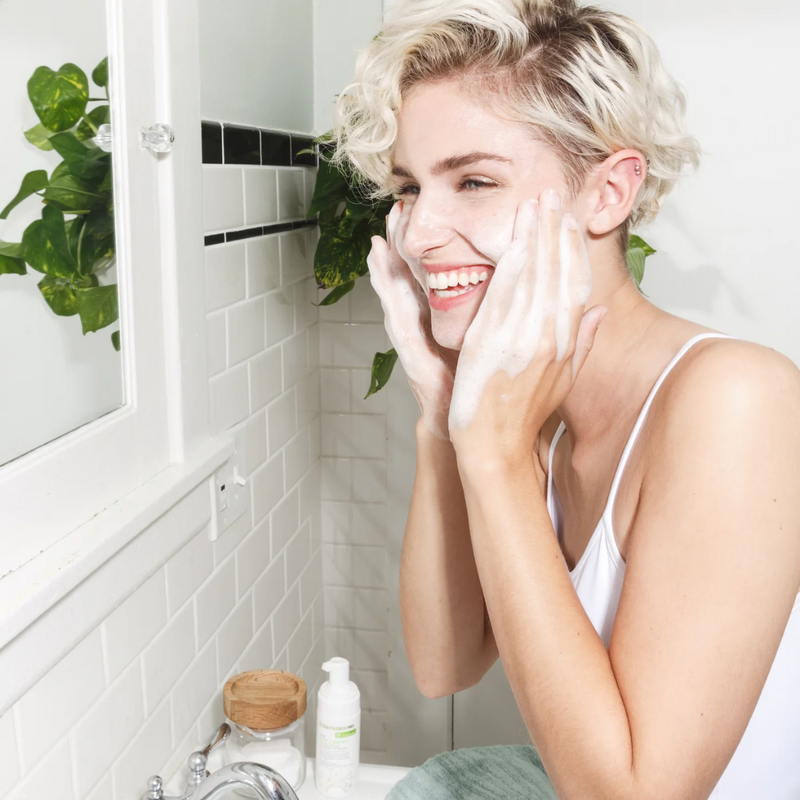 Detox Clarifying Facial Wash